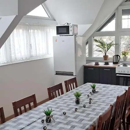 Babi Apartmanhaz Gyenesdias
